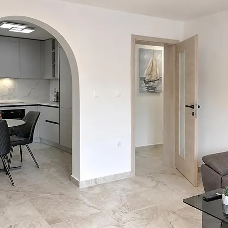 Front In With Wifi Апартаменты Крница